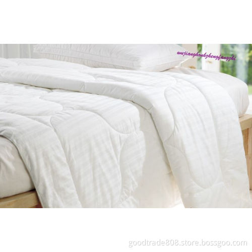 Chemical Fiber Filler Close Skin Winter Quilts for Bedding Set